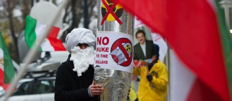 Die Verhandlungen über das iranische Atomprogramm in Wien werden von Demonstrationen begleitet. 