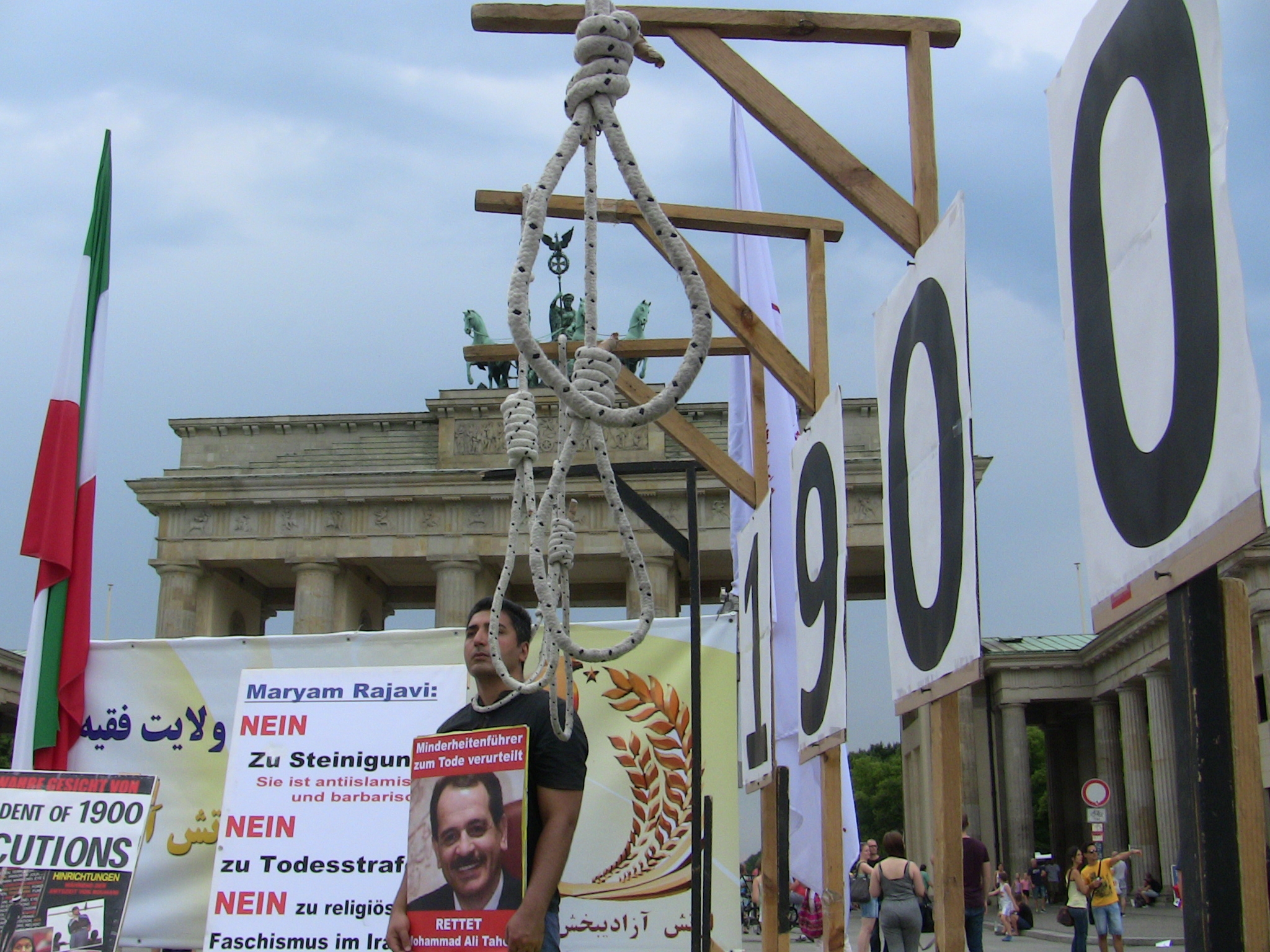 Iran: Jugendliche, Frauen und Andersdenkende in dringender Hinrichtungsgefahr