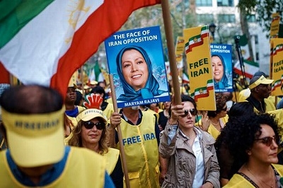 Mächtiger Protest bei Rede von Rohani