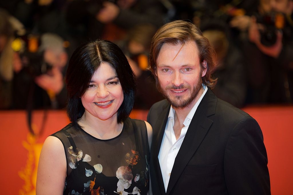 Jasmin Tabatabai und Andreas Pietschmann auf dem roten Teppich beim Eröffnungsfilm der Berlinale 2017
