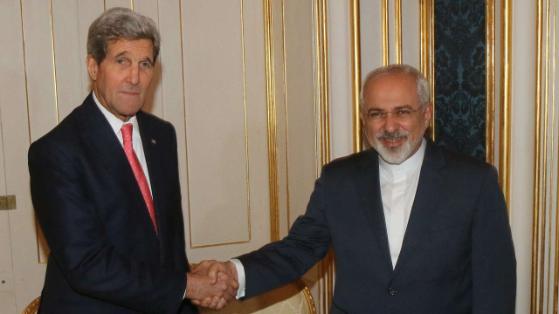 US-Außenminister John Kerry (l.) und der iranische Außenminister Mohammed Dschawad Sarif bei den 5+1-Gesprächen
