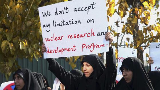 Zeitgleich zu den Gesprächen: Demonstration in Teheran gegen jede Beschränkung des iranischen Atomprogramms